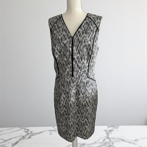 BANANA REPUBLIC Black White Patterned Work Pencil Dress Size 4 - Picture 1 of 9